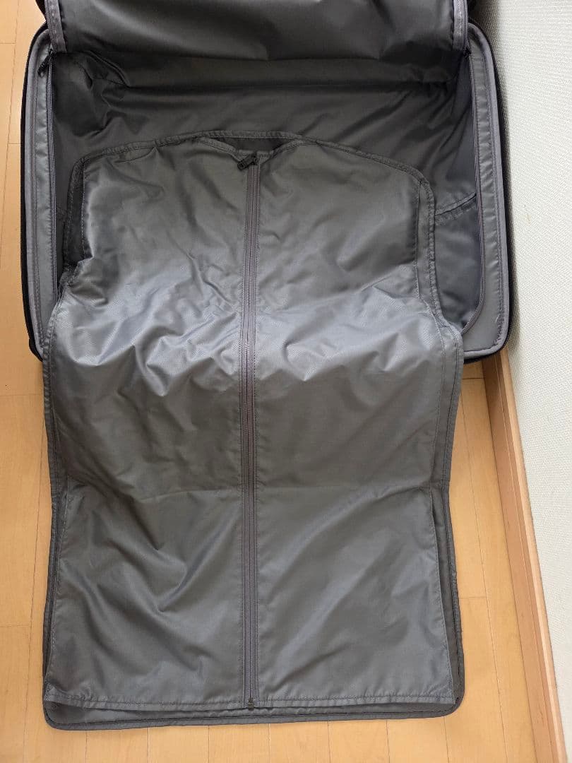 期間限定お値下げ中　TUMI 4輪ブラック キャリーバック　22064D2　大型