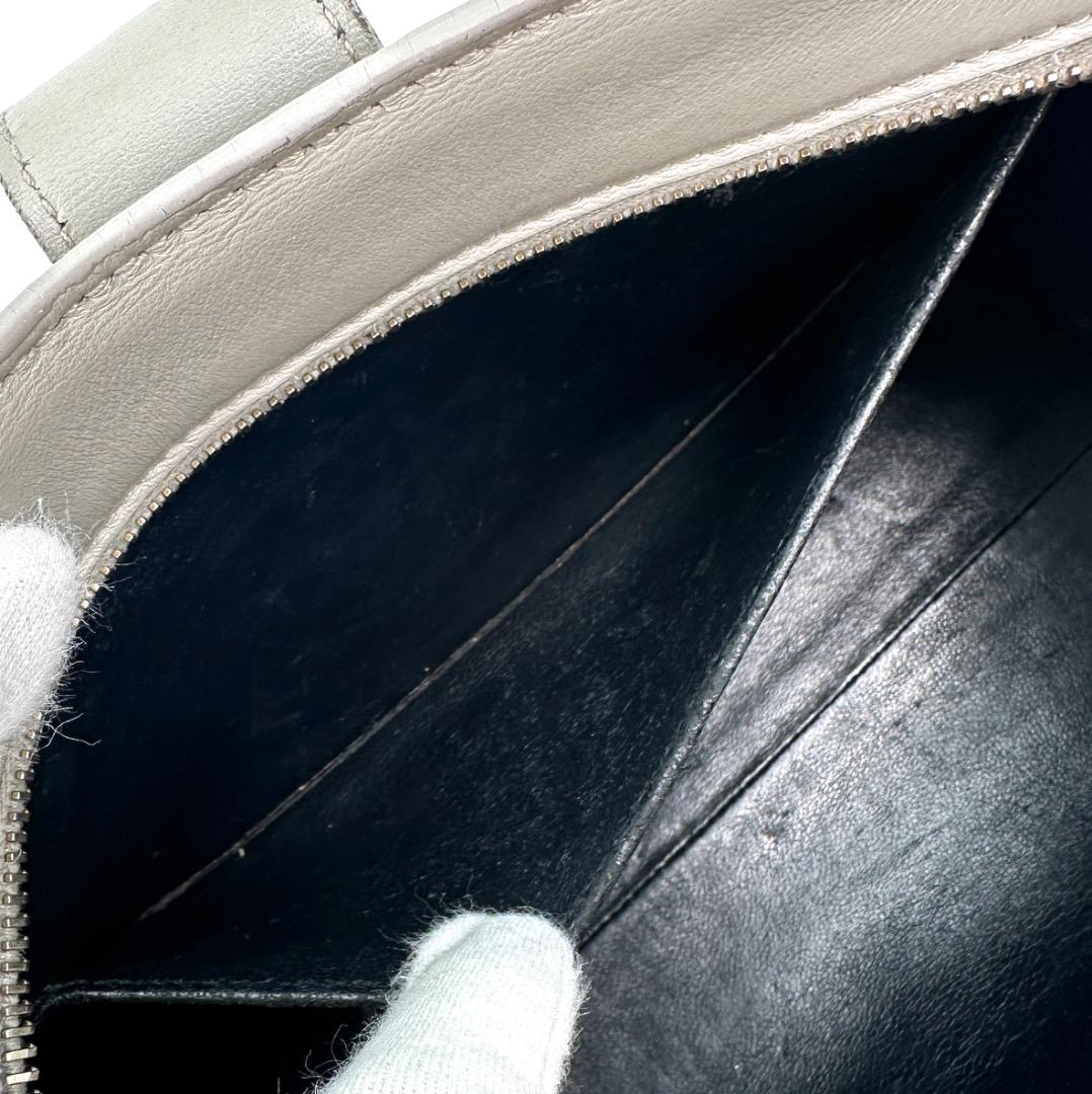 SAINT LAURENT ベイビーカバス ハンドバッグ