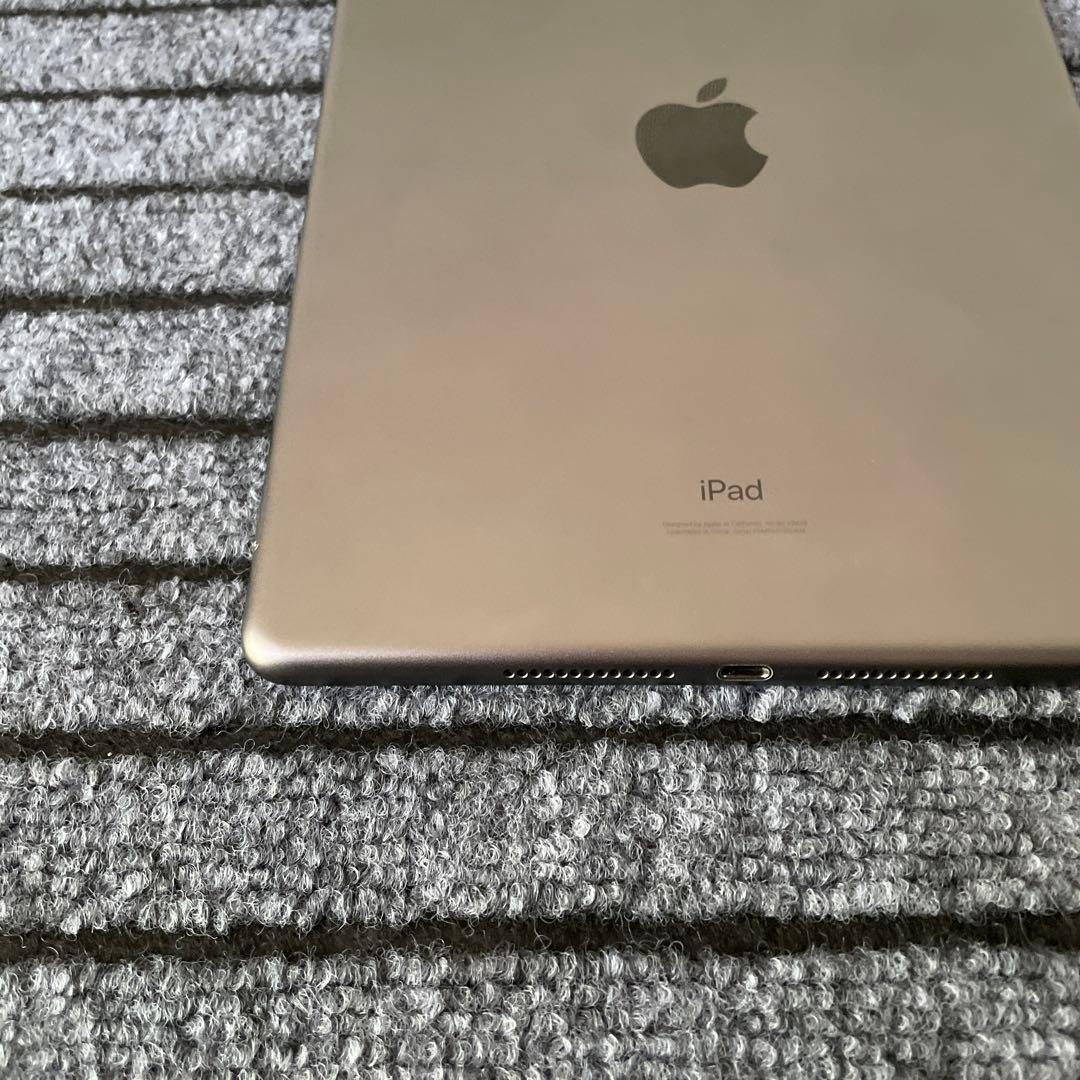 88 iPad 8世代 32GB SIMフリー スペースグレイ