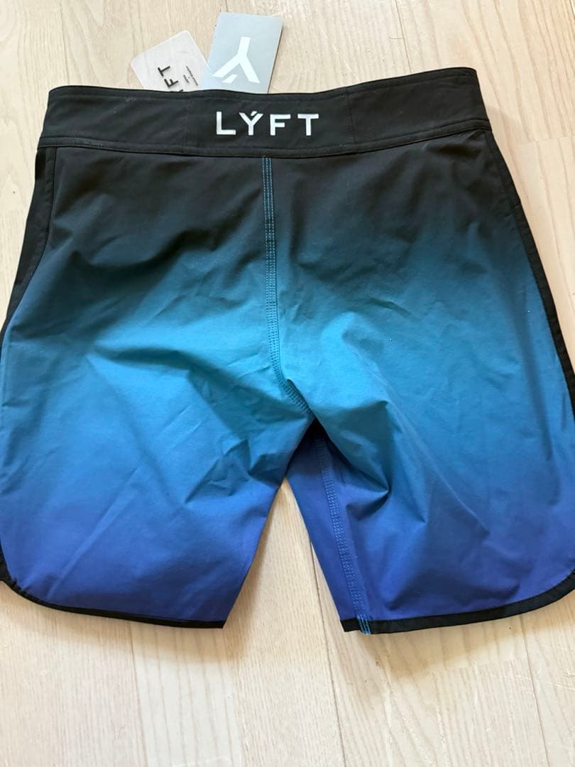 [新品]リフト　Lyft サーフパンツ　ボードショーツＳサイズ