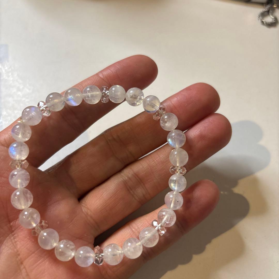 青くは光る！レインボームーンストーンたん！