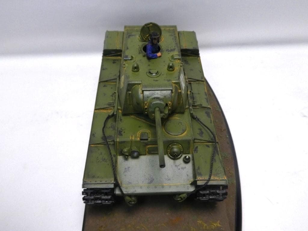 タミヤ 1/35 ソビエト重戦車 KV-1 1941年型 初期生産車 完成品