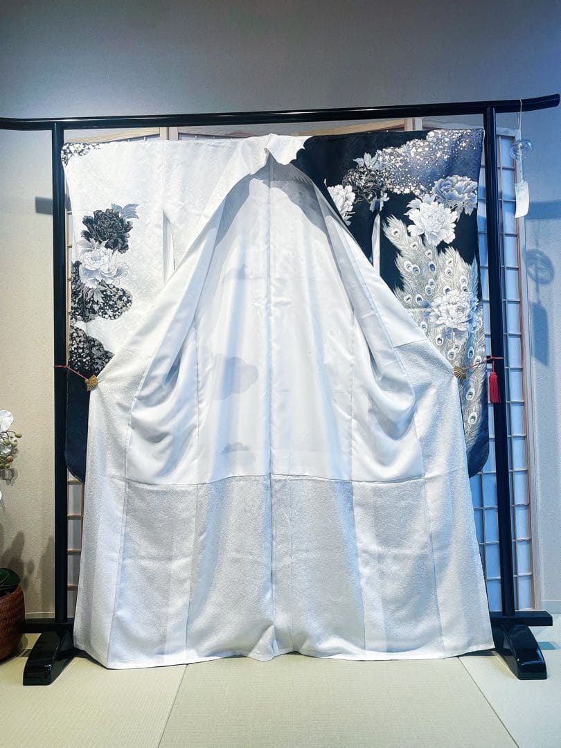 【極美品】新品正絹 訪問着 孔雀銀通し モノトーン 清楚 逸品