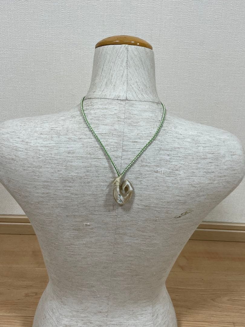 夜光貝ネックレス(ys31)シェルカービング、ボーンカービング