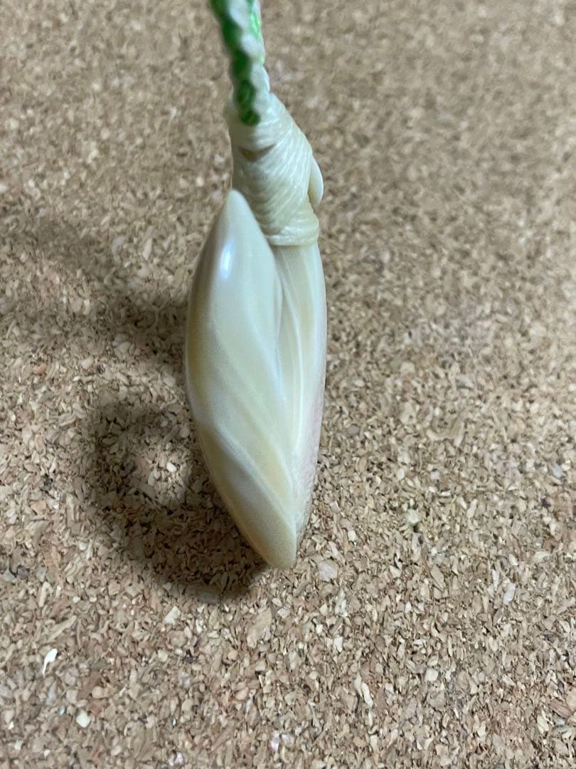 夜光貝ネックレス(ys31)シェルカービング、ボーンカービング