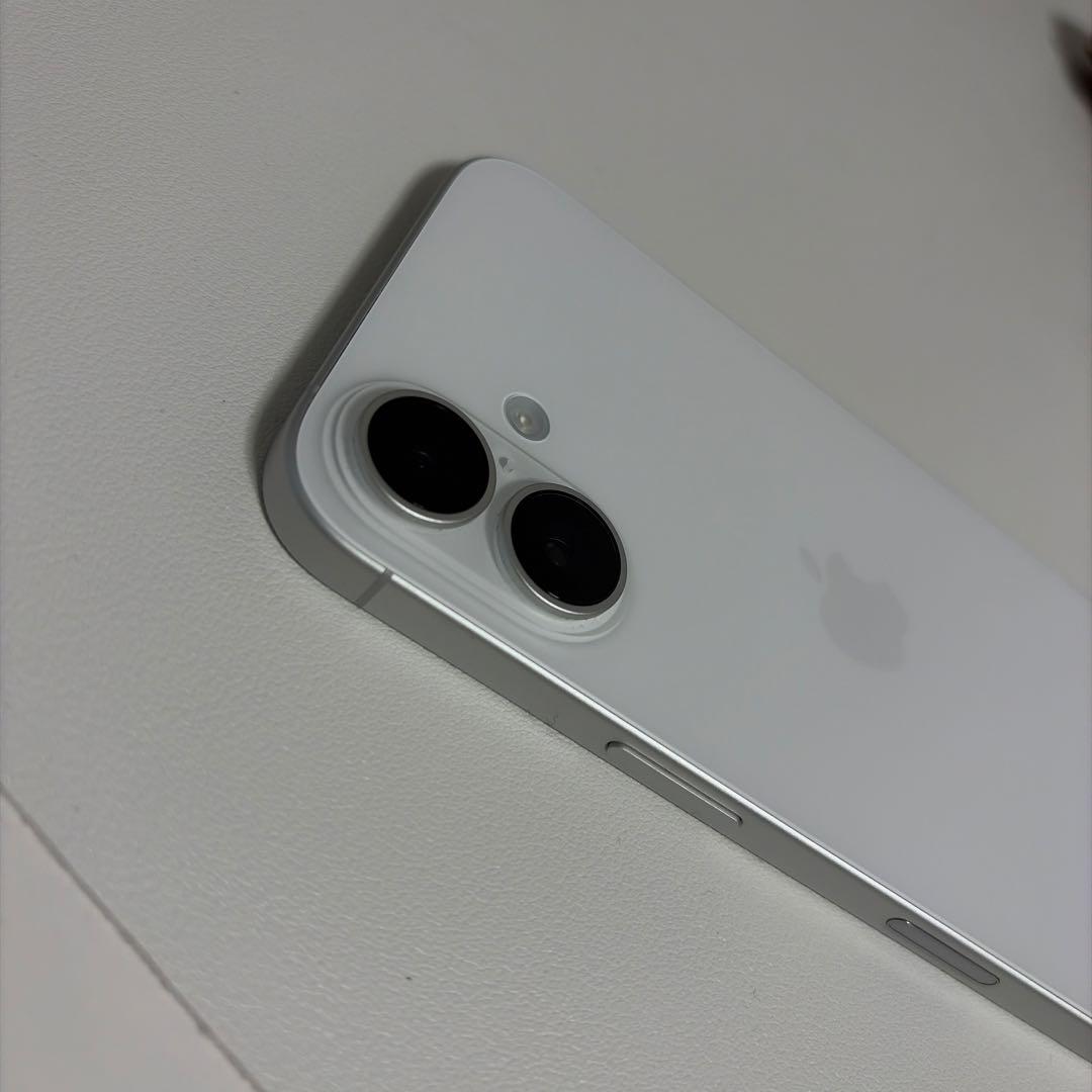 Apple iPhone16 128GB ホワイト SIMフリー