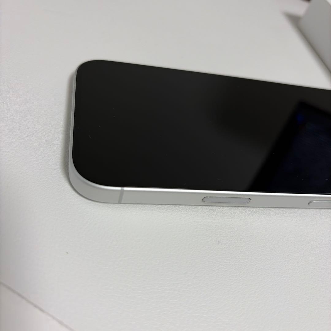 Apple iPhone16 128GB ホワイト SIMフリー