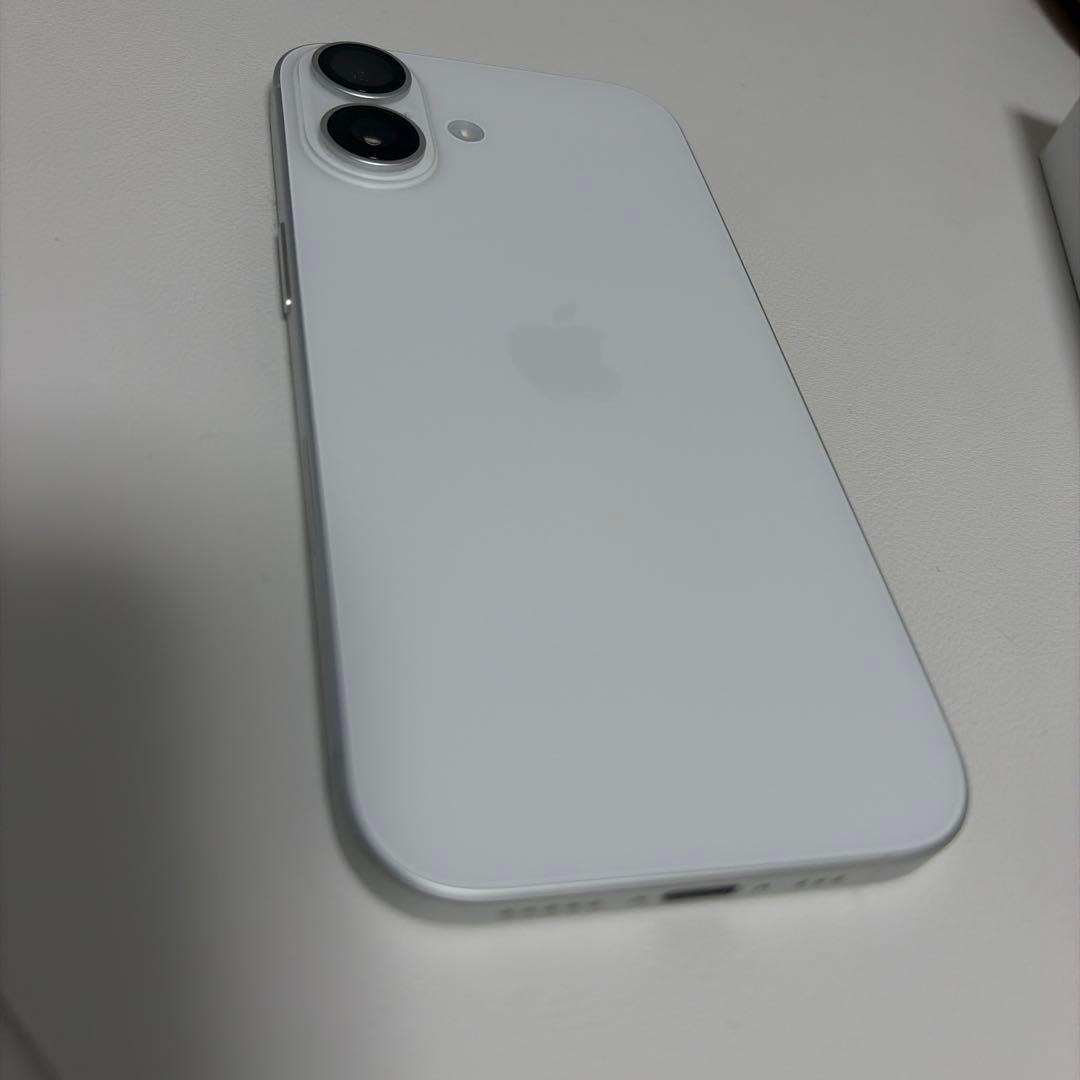 Apple iPhone16 128GB ホワイト SIMフリー