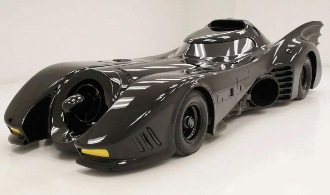 激レア　円筒ケース入り　限定版　ホットウィール　1/18 バットモービル