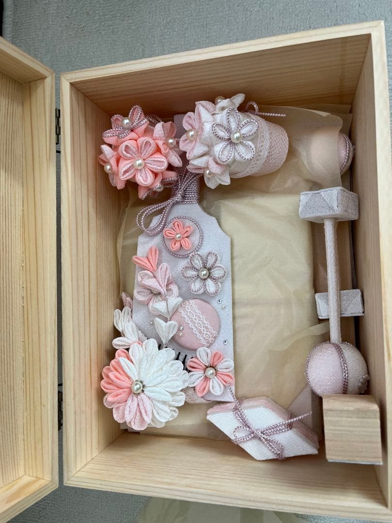 187/雛人形 つまみ細工　淡桃カラー　木箱入り