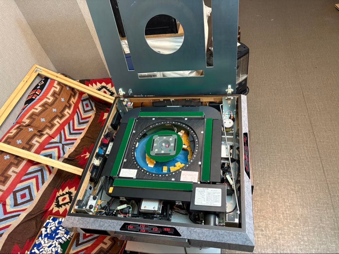 自動麻雀卓　[点数表示付き]