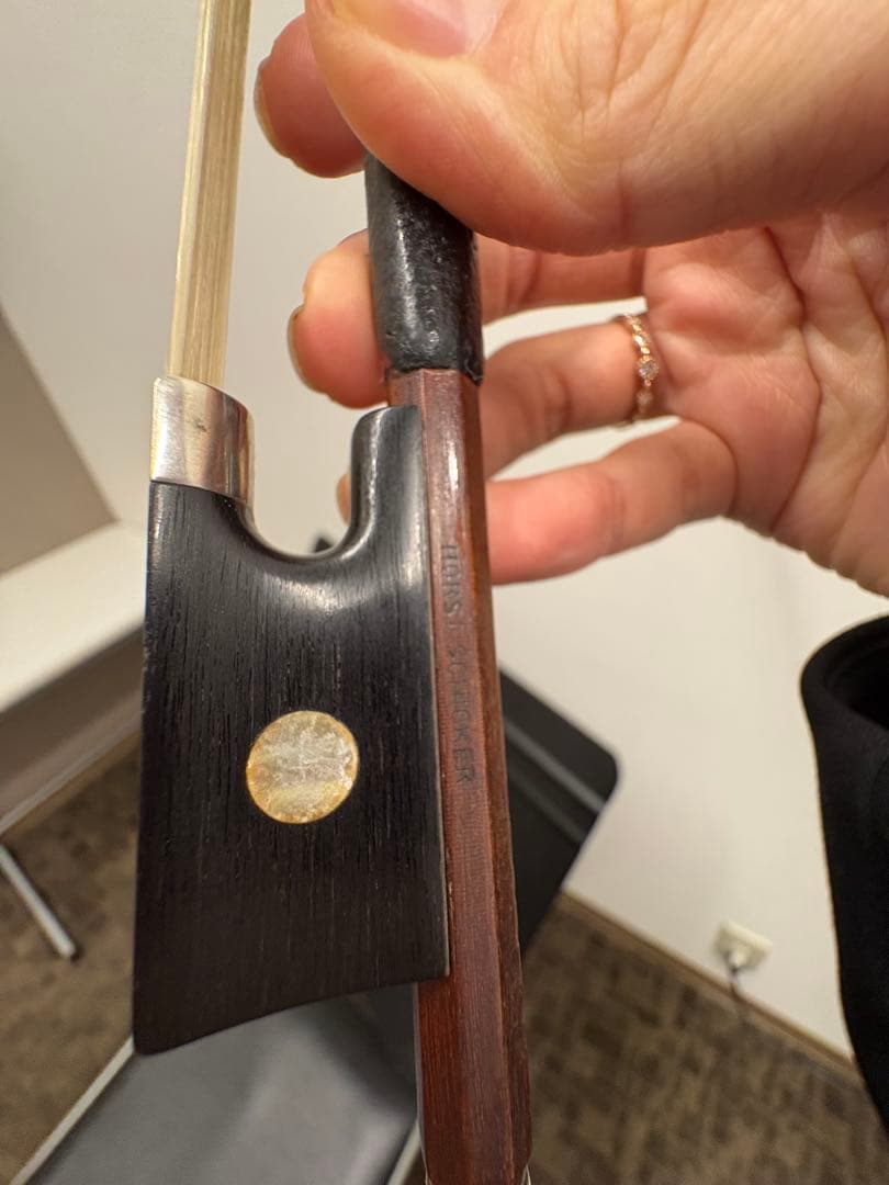 ヴァイオリン弓　4/4 Horst Schicker