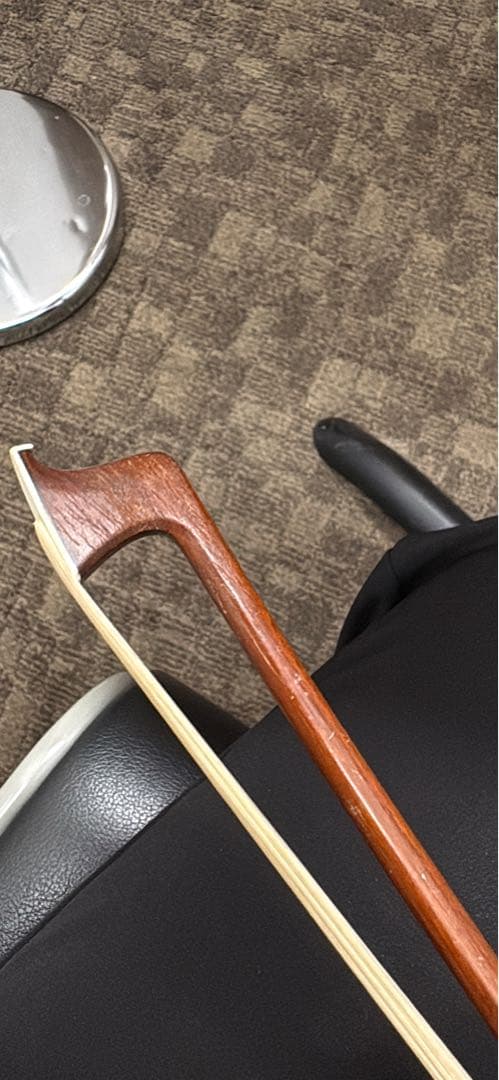 ヴァイオリン弓　4/4 Horst Schicker