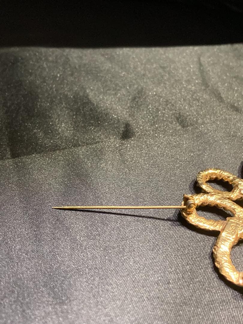 イヴ・サンローラン ゴールドカラー ロープ 結び目 ブローチ ヴィンテージ