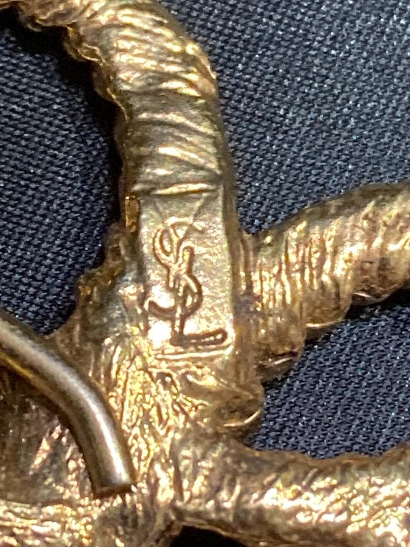 イヴ・サンローラン ゴールドカラー ロープ 結び目 ブローチ ヴィンテージ