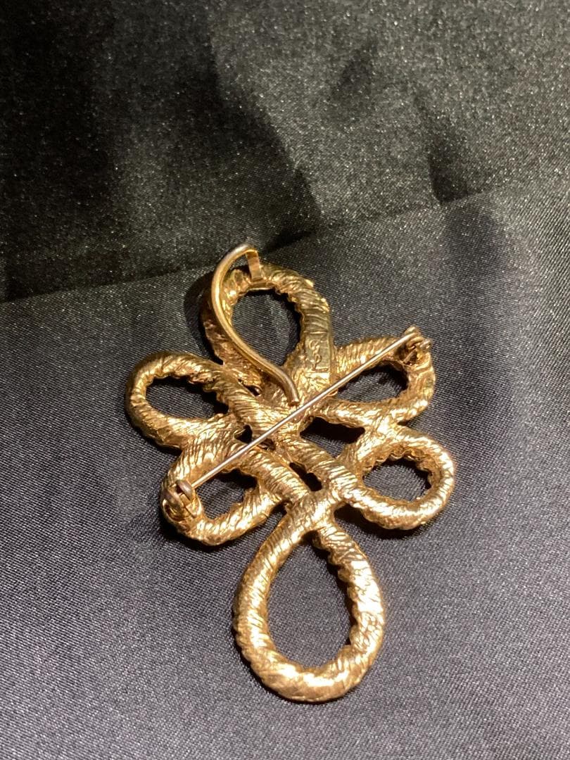 イヴ・サンローラン ゴールドカラー ロープ 結び目 ブローチ ヴィンテージ