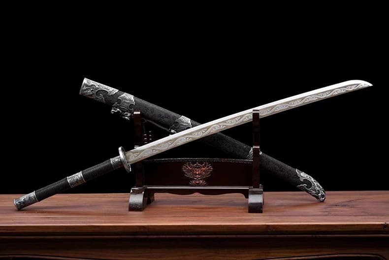 [刺繍春符龍] 繍春刀 牛尾刀 苗刀 手鍛造打 鋼刀 冷兵器 古兵器 両手刀