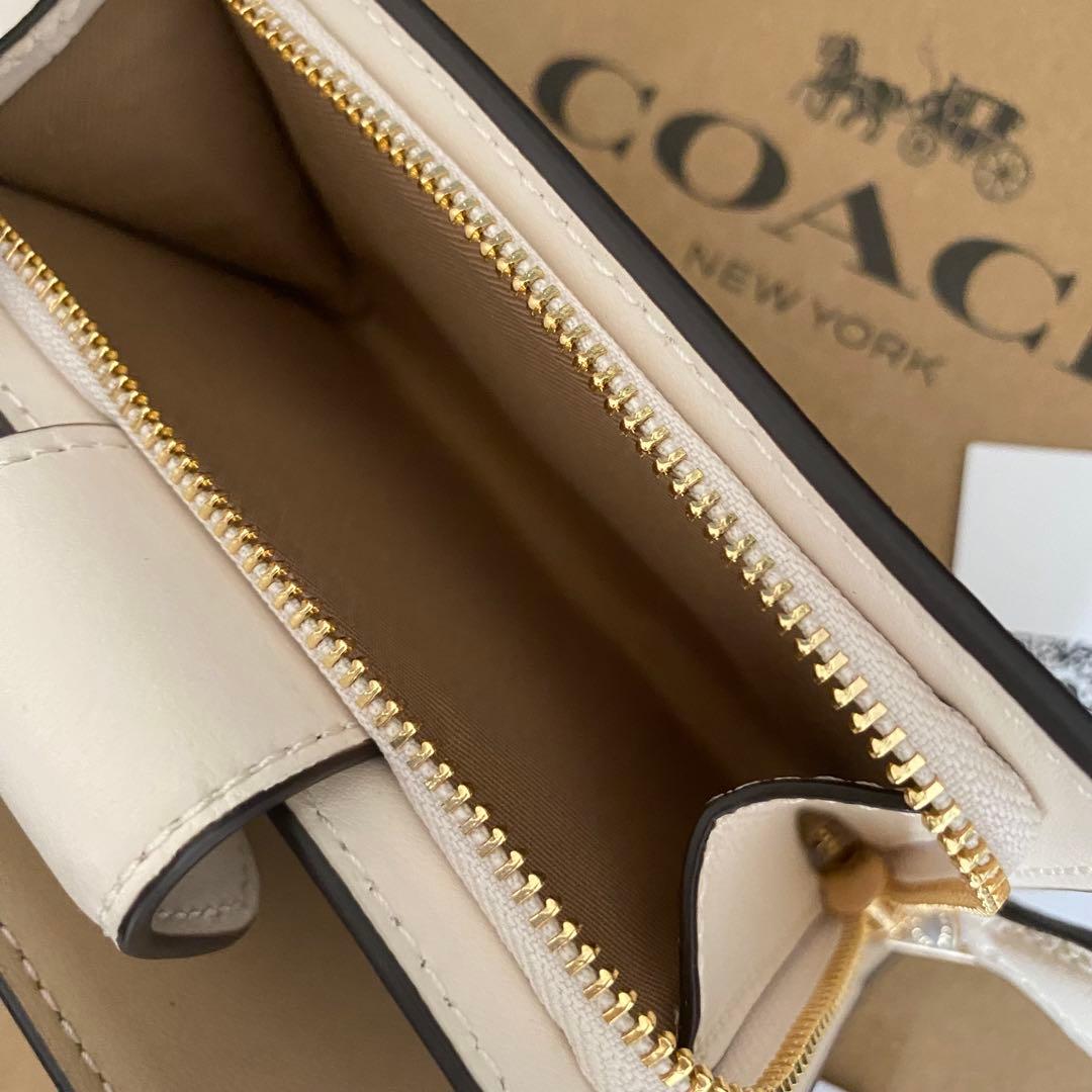 新品　COACH　コーチ 財布 折り財布　２つ折り財布 ホワイト