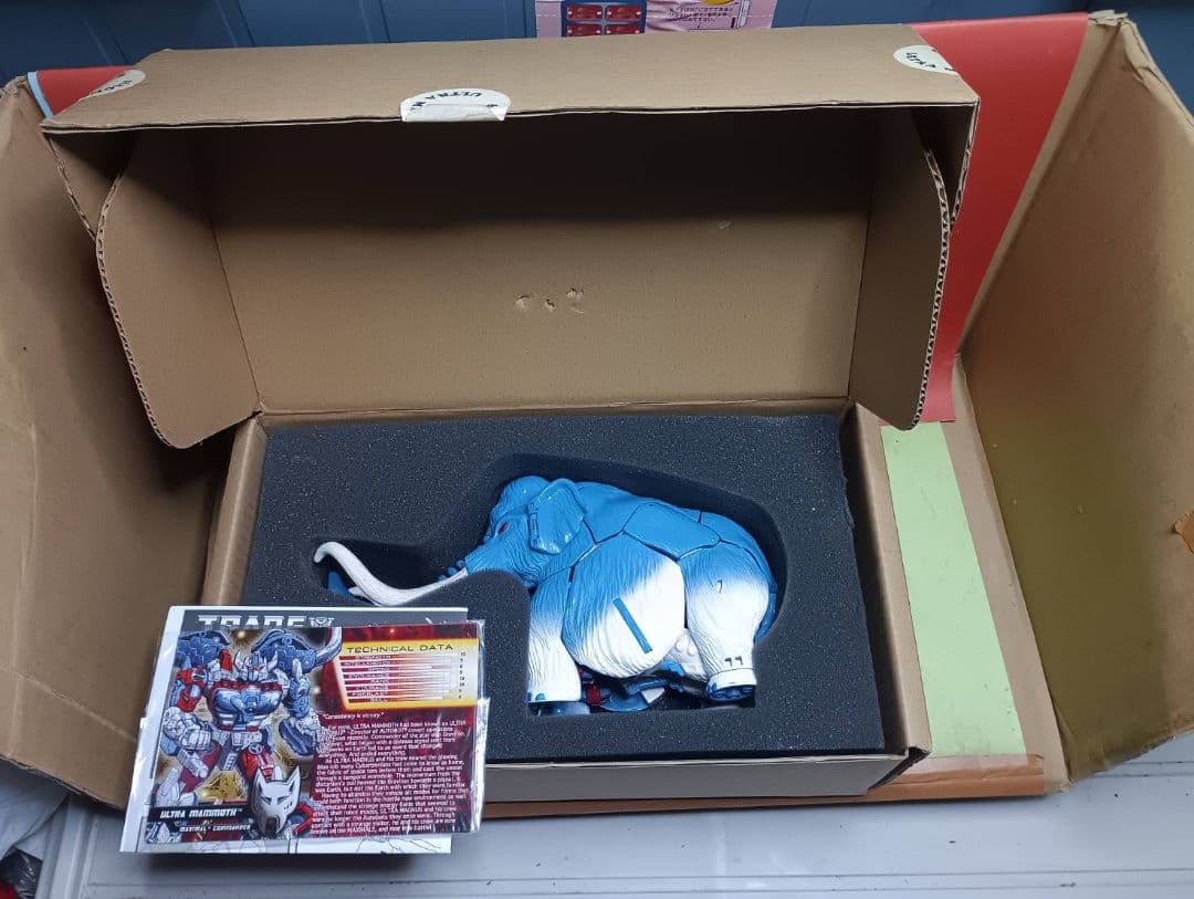 超激レア!開封品トランスフォーマー ボットコン2013限定品 ウルトラマンモス