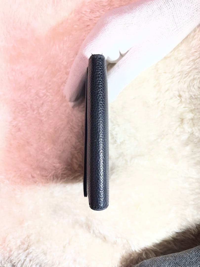 入手困難 CHANEL キャビアスキン ココマーク 二つ折り財布 ブラック