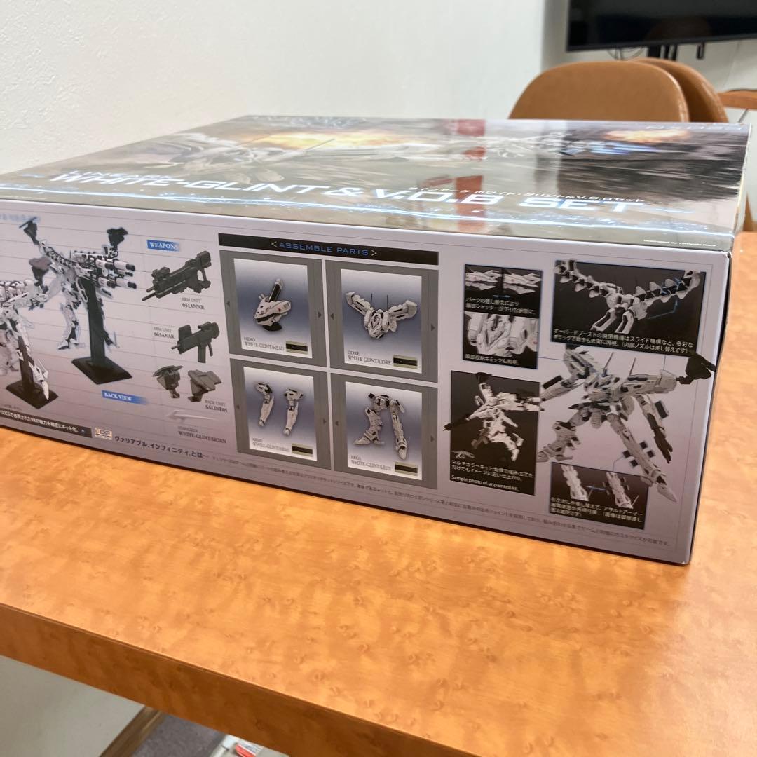 ロボット ARMOR CORE LINEARK WHITE-GLINT & V.O.B
