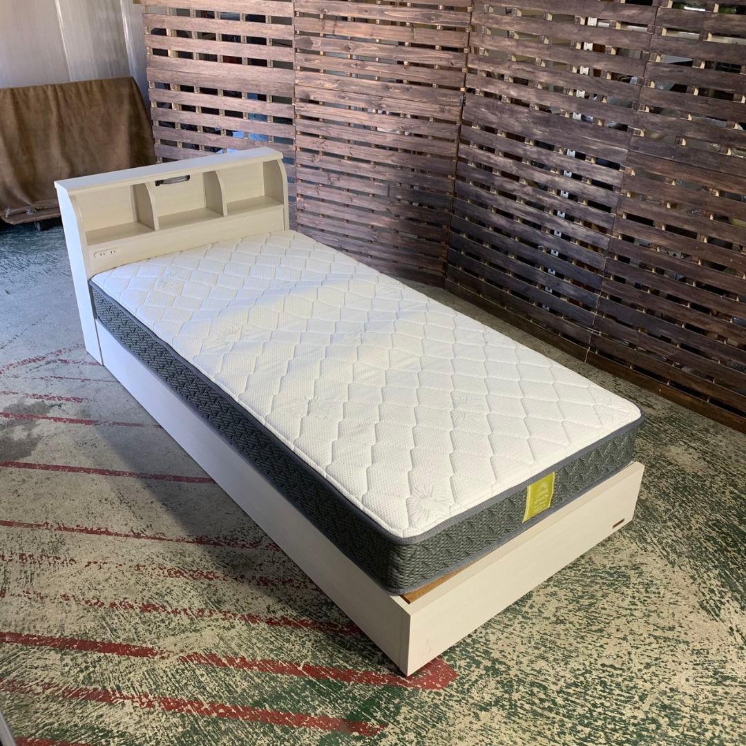 I162 FRANCEBED ベッドフレーム + シングル マットレス