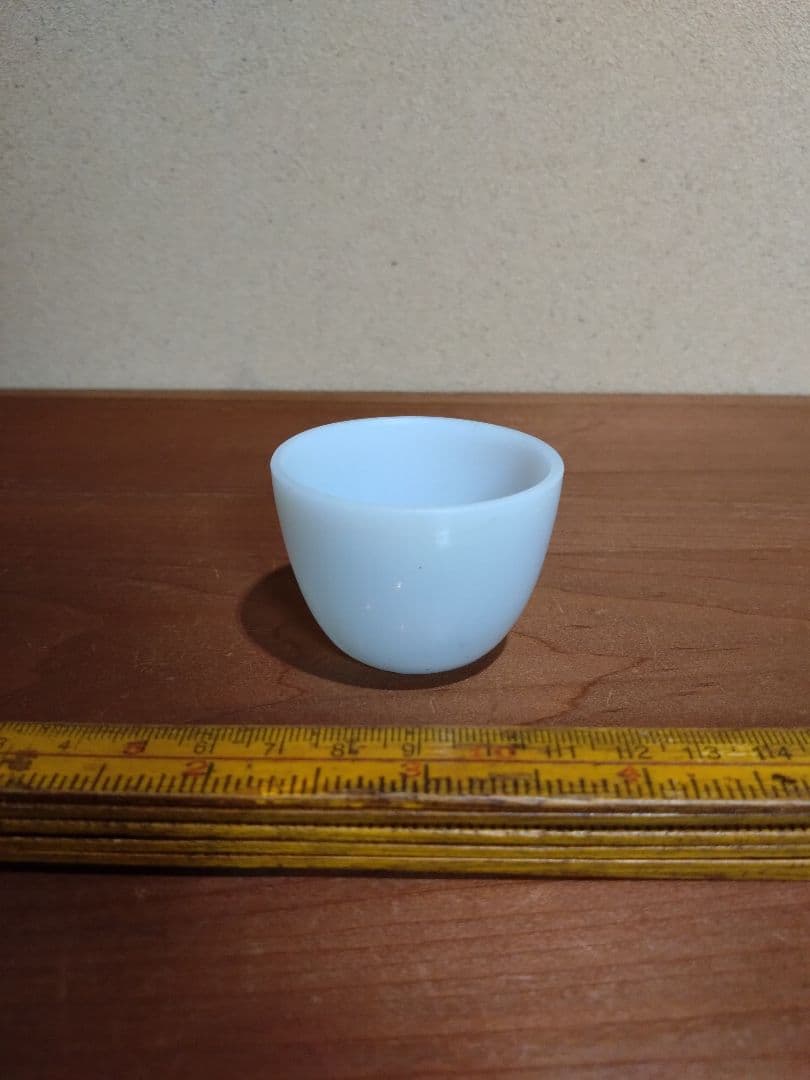江戸ガラス 型吹き 乳白色盃 猪口