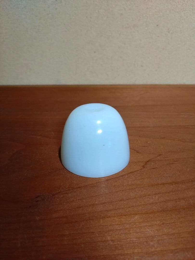 江戸ガラス 型吹き 乳白色盃 猪口