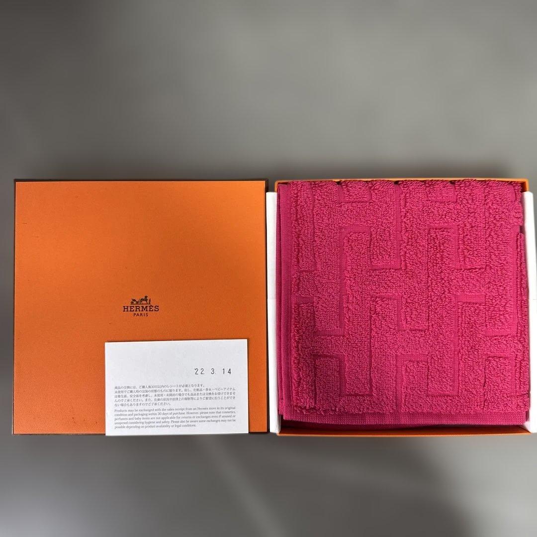 新品　HERMES エルメス　カレ　タオル　ステアーズ　マゼンダ