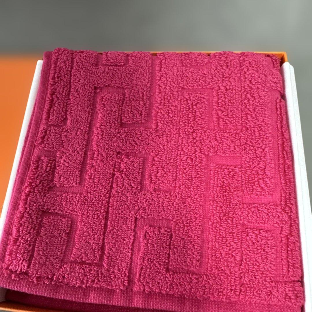 新品　HERMES エルメス　カレ　タオル　ステアーズ　マゼンダ