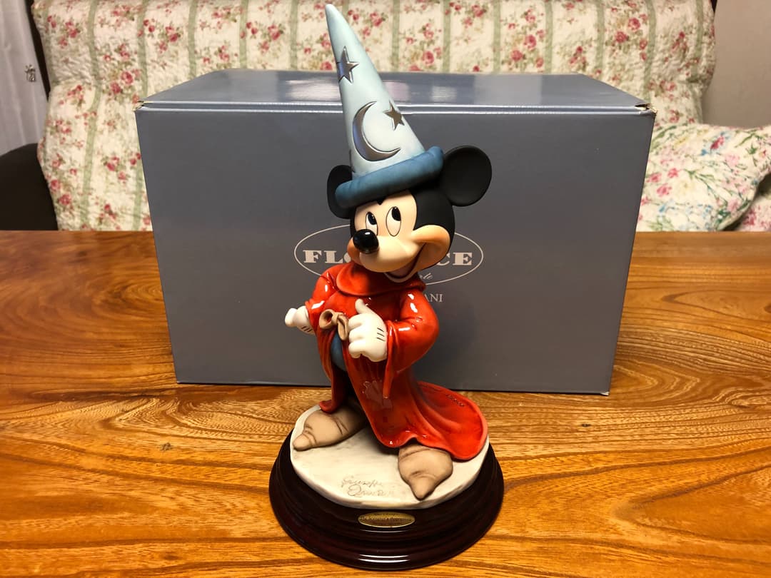 ディズニーミッキー　アルマーニ