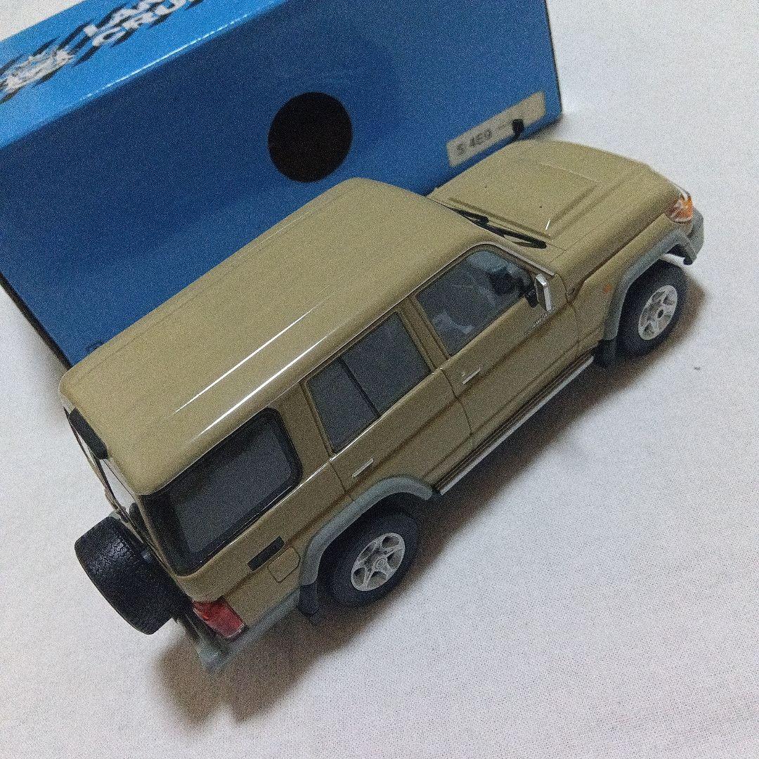 トヨタ ランドクルーザー70 1/30 モデルカー