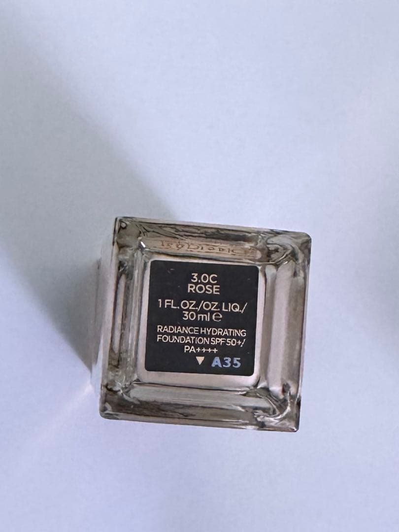 TOMFORD新作アーキテクチャーラディアンスハイドレーティングファンデーション