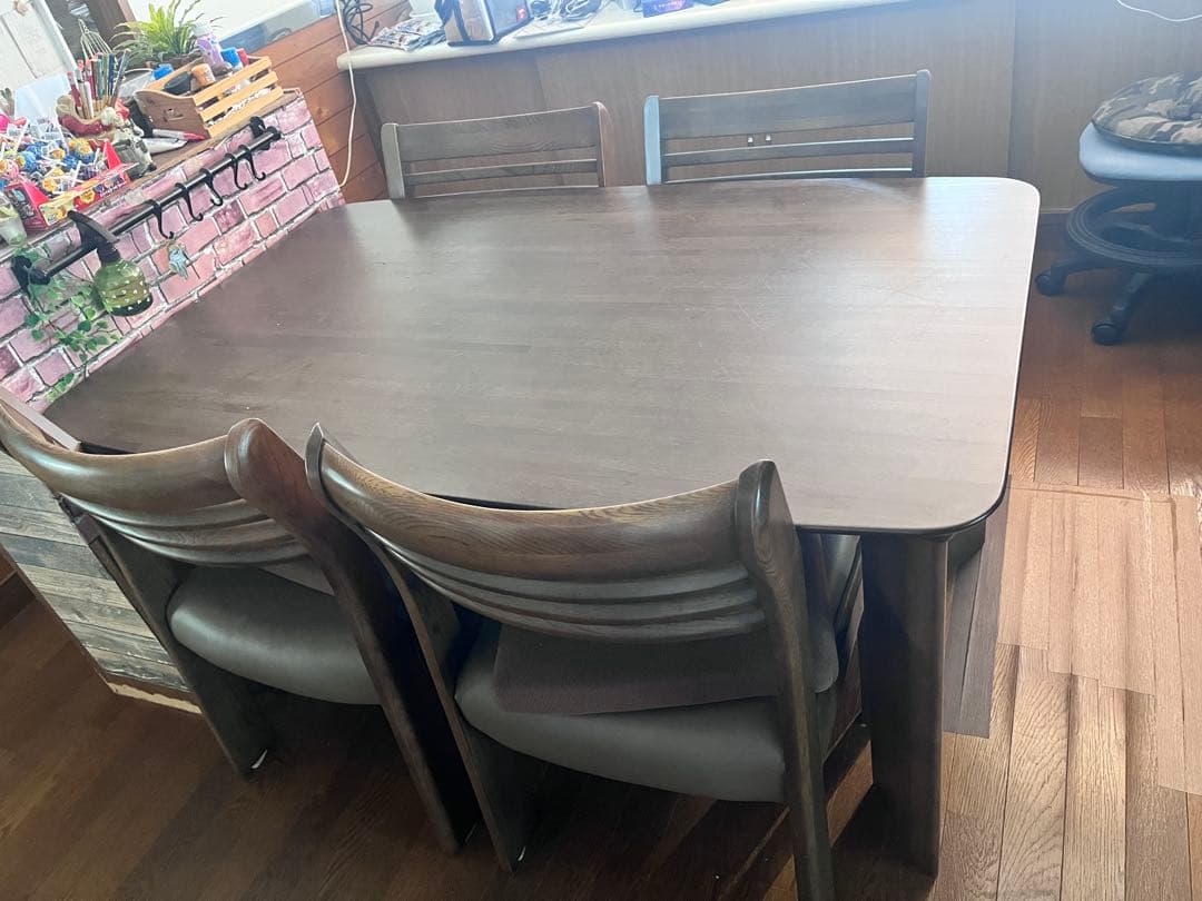 ダークブラウン木製ダイニングテーブルセット