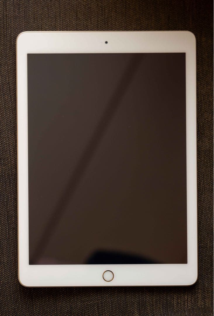 Apple iPad 第5世代 ゴールド 32GB 本体