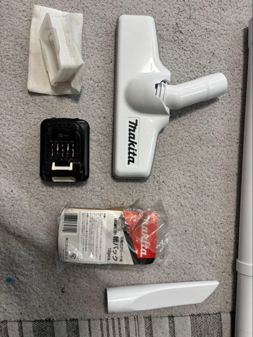 Makita CL107FD 充電式クリーナー【付属品付】