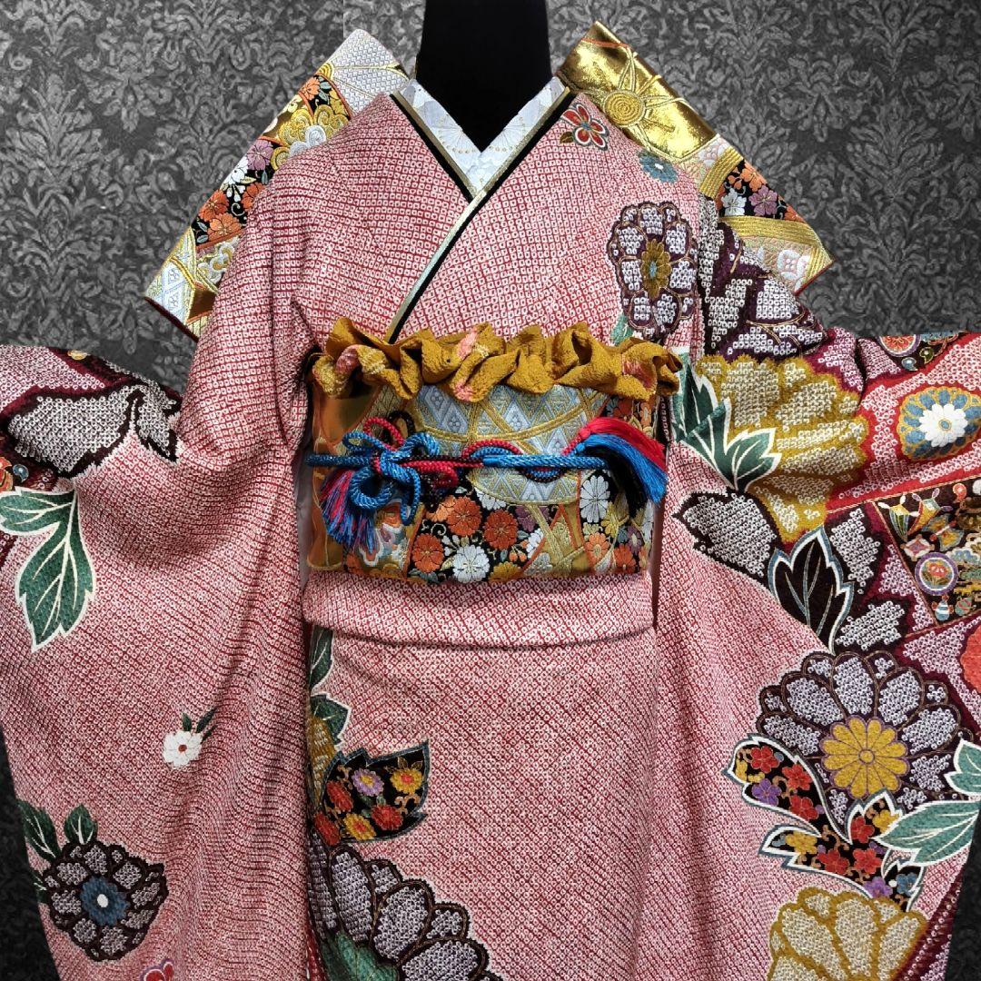 振袖フルセット(7点)・総絞り・エンボス加工・花模様・金彩加工・逸品