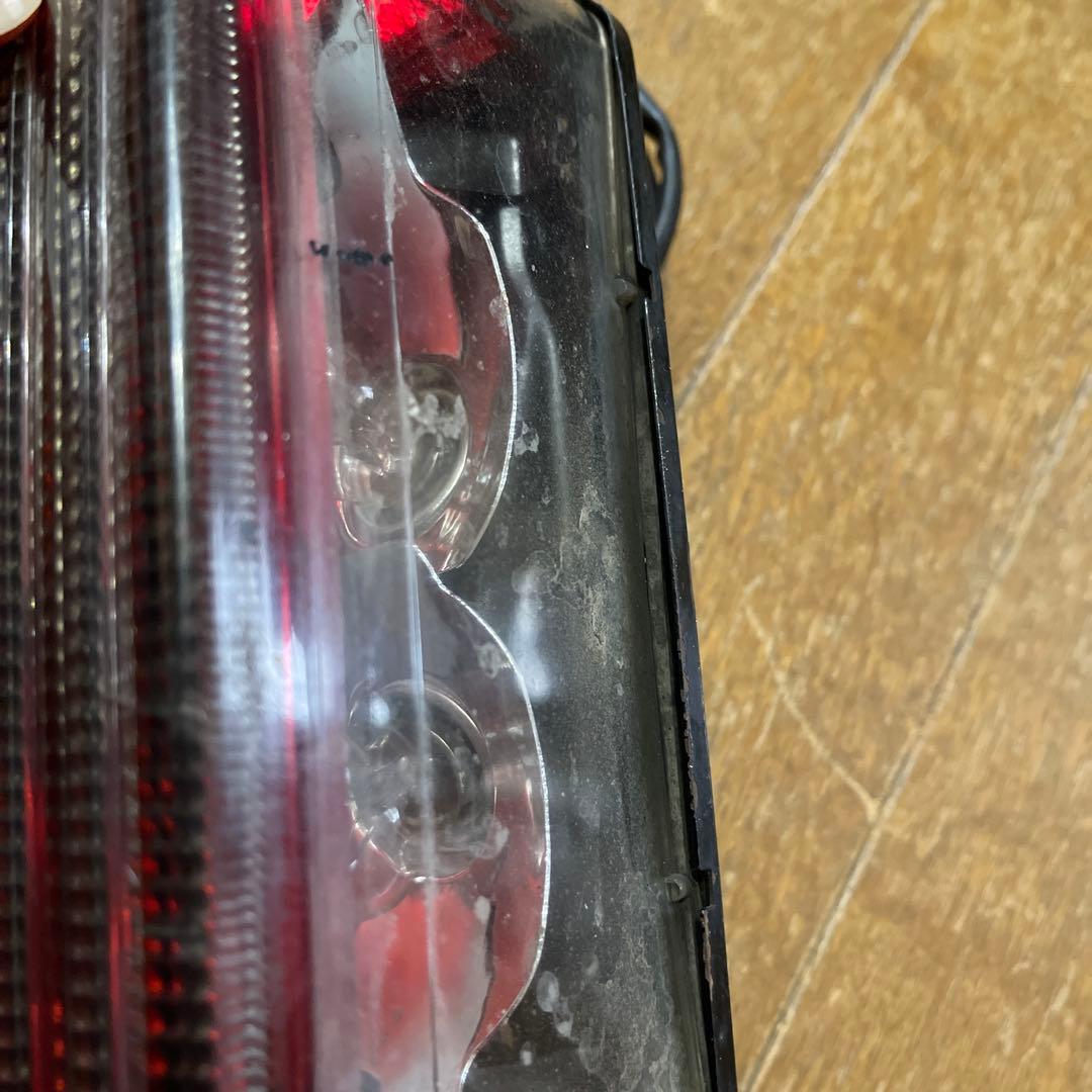 テールランプ カワサキ　GPZ1100F 純正　サイドリフレクターあり