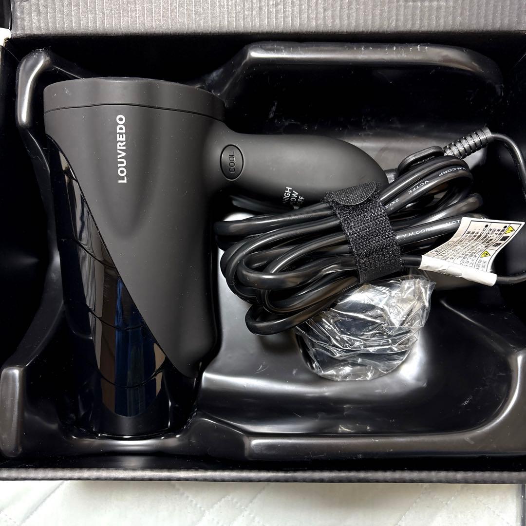 【今年中に販売‼️】新品未使用　LOUVREDO LJ-365 復元ドライヤー