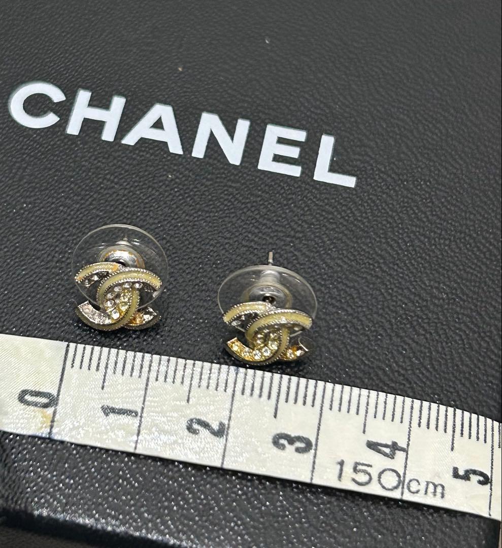 CHANEL CCロゴピアス