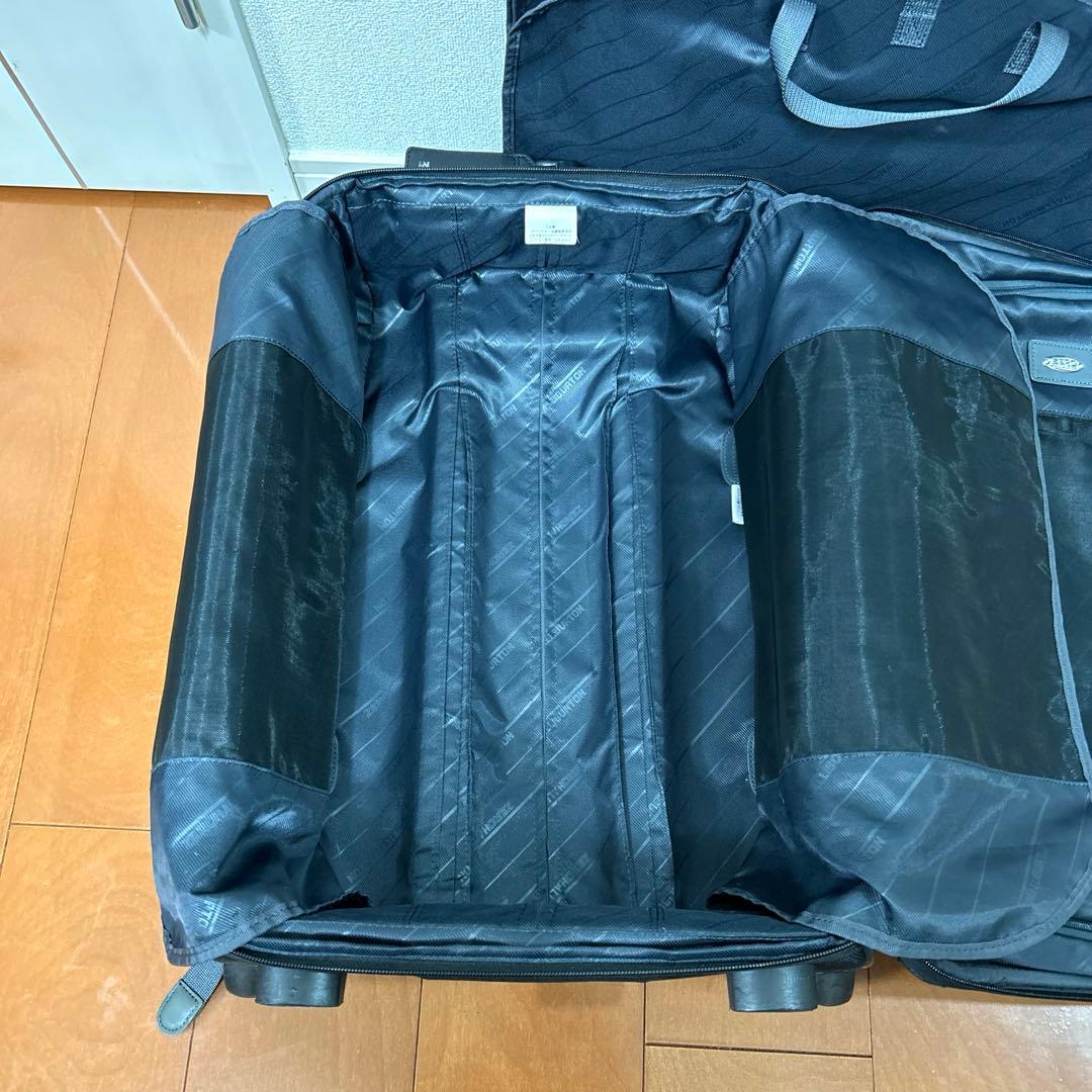 ZERO HALLIBURTON ゼロハリバートン スーツケース　機内