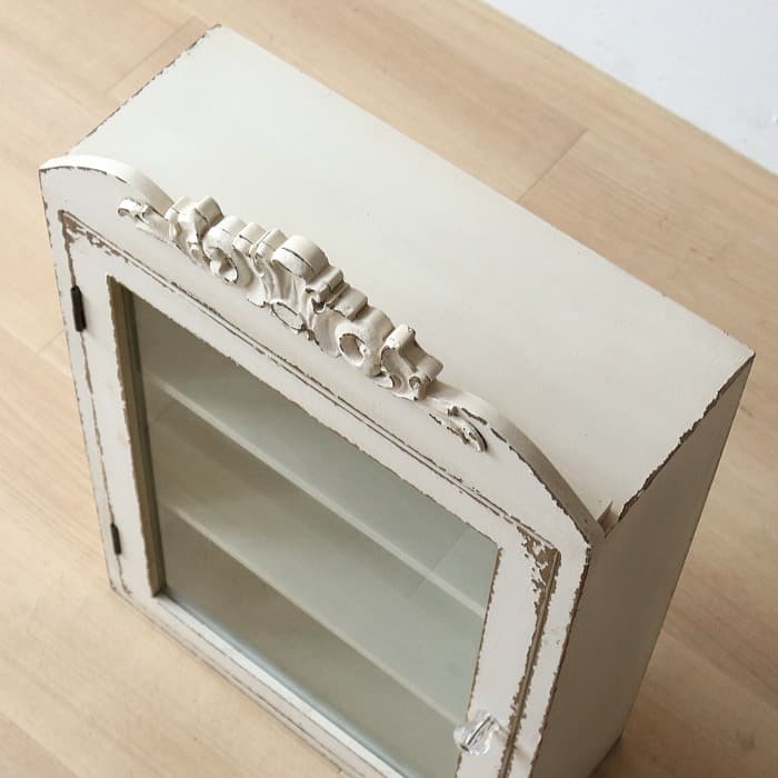 シャビーシック ホワイト ガラスケース 古家具 壁掛け 飾り棚