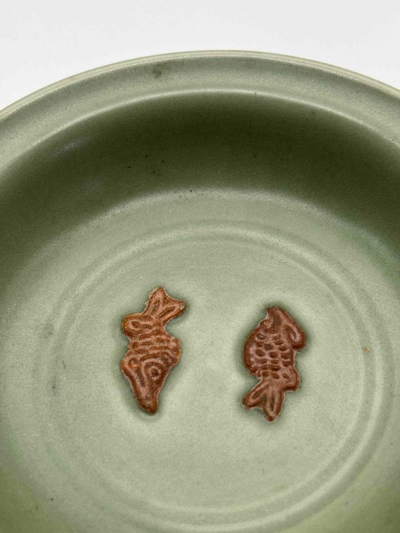 南宋時代　青磁　龍泉窯双魚盤　青磁皿　唐物　古賞物　時代物　(A-72)