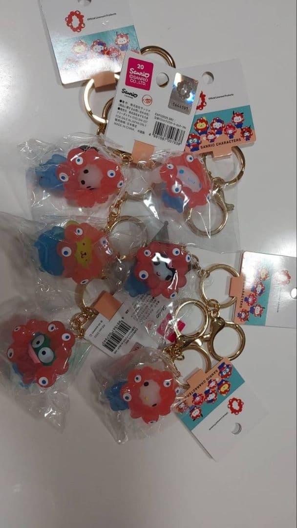 大阪関西万博　EXPO2025 サンリオ みゃくみゃく　マスコット　クリアカラー