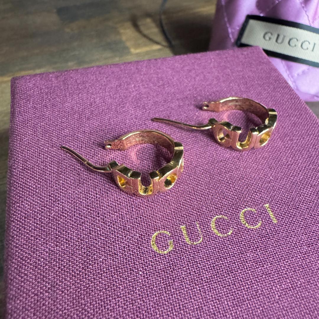 【美品】 グッチ フープピアス 現行モデル　774627 ロゴ ピアス　GP