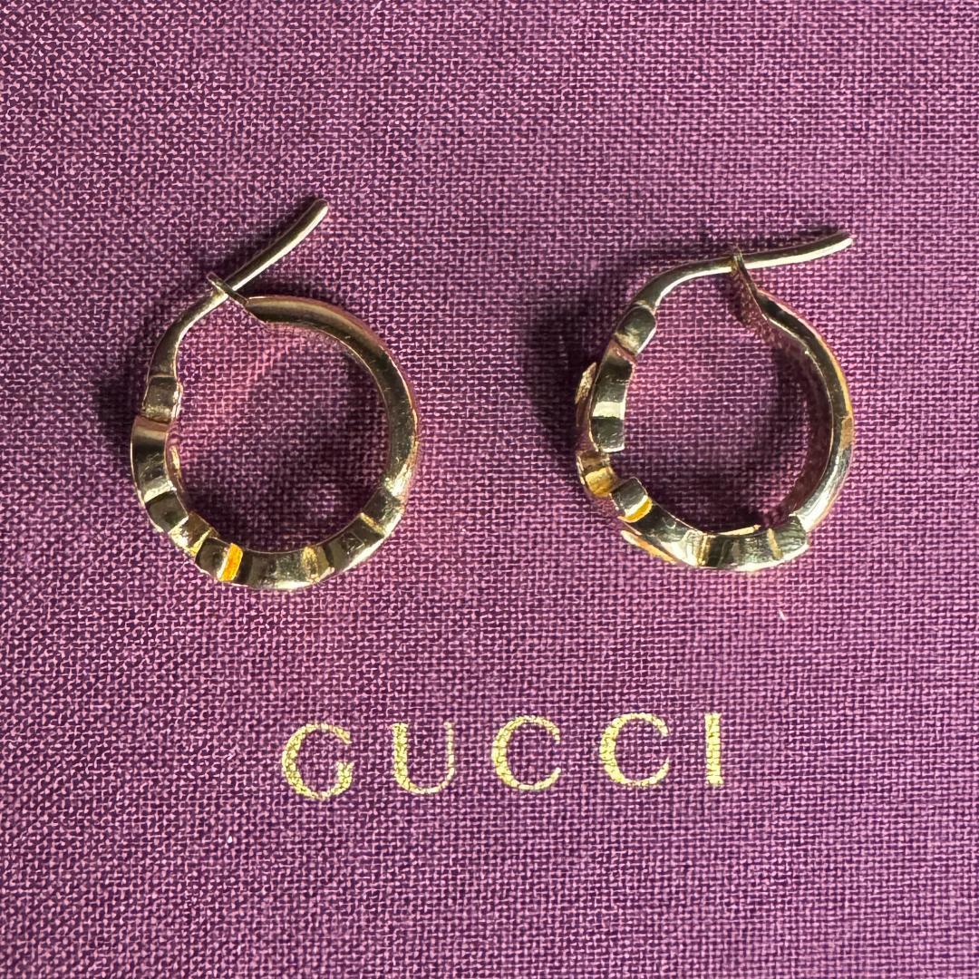 【美品】 グッチ フープピアス 現行モデル　774627 ロゴ ピアス　GP