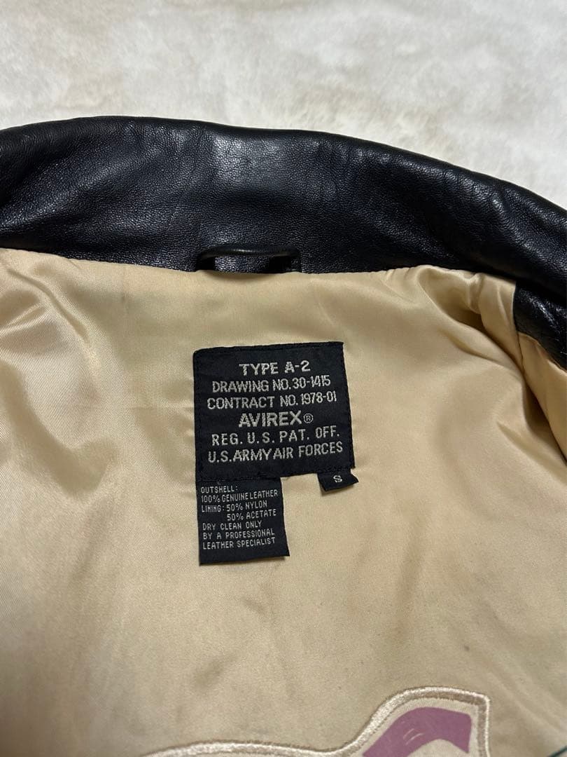 名作 AVIREX ブラック 黒 A2 A-2 フライトレザージャケット