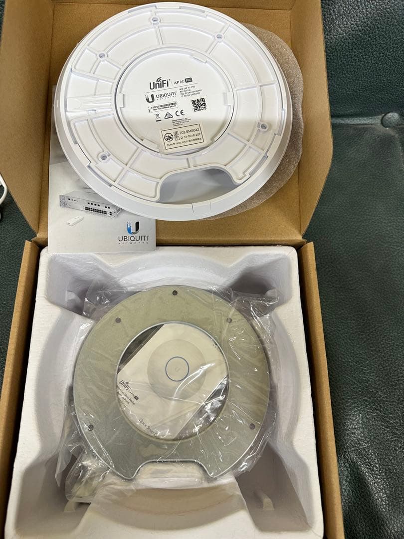 ルーター・ネットワーク機器 Ubiquiti NetworksUAP-AC-PRO-E802.3af Poe