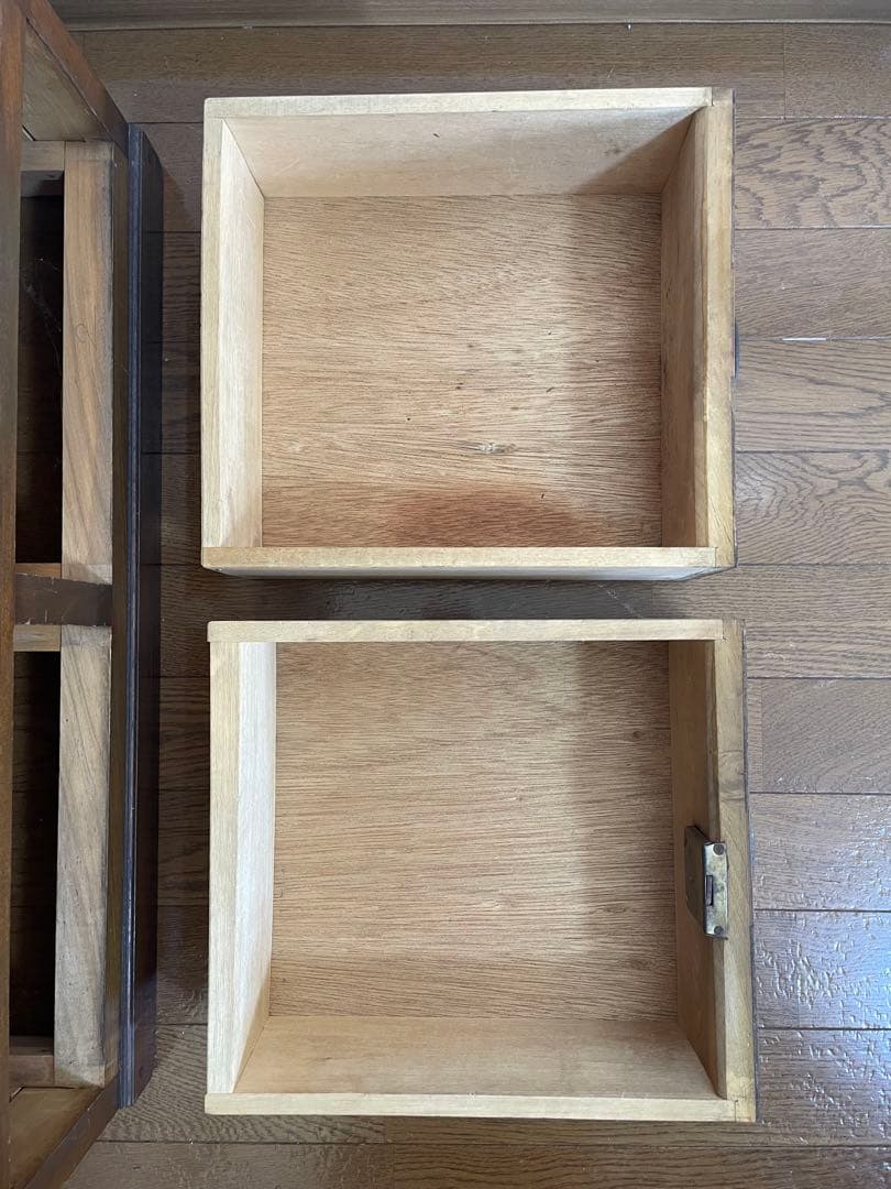 木製チェッカー模様　収納棚