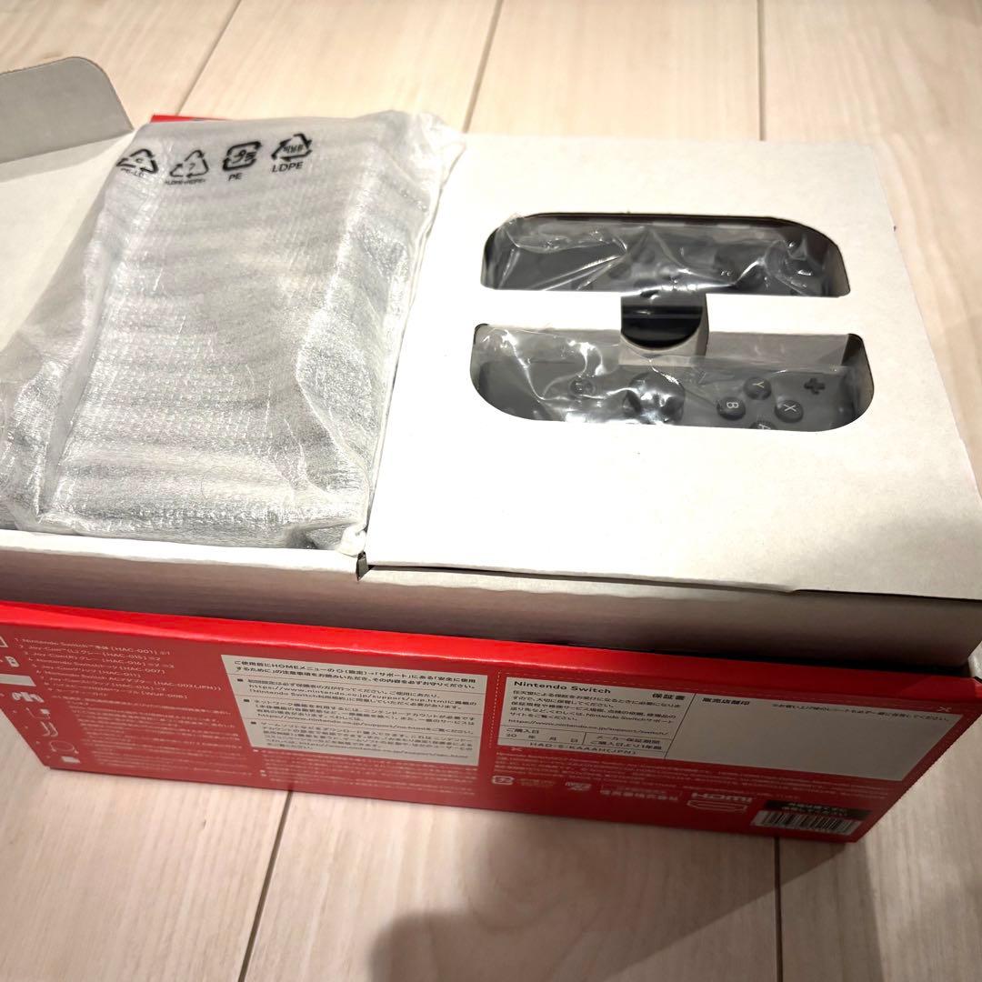 ほぼ新品‼︎【Nintendo Switch 】液晶ガラス付き